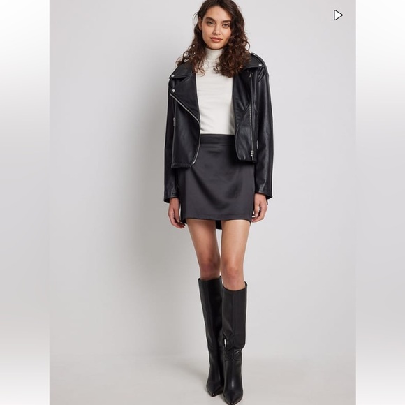 NA-KD Fitted High Waist Mini Satin Skirt - Picture 1 of 9